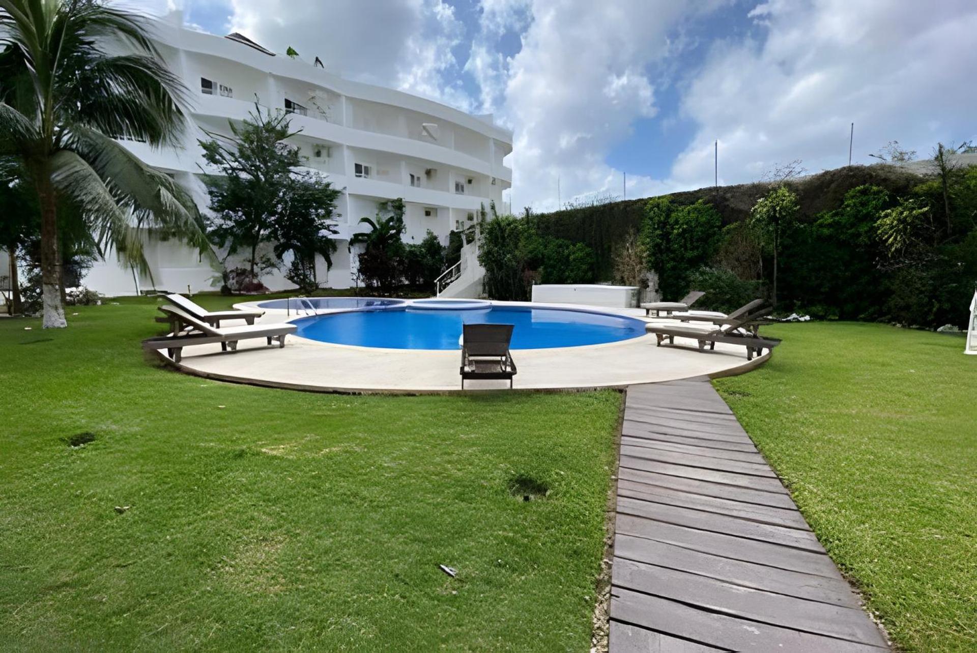 Minimalist With Pool And Free Motor Scooter Cozumel