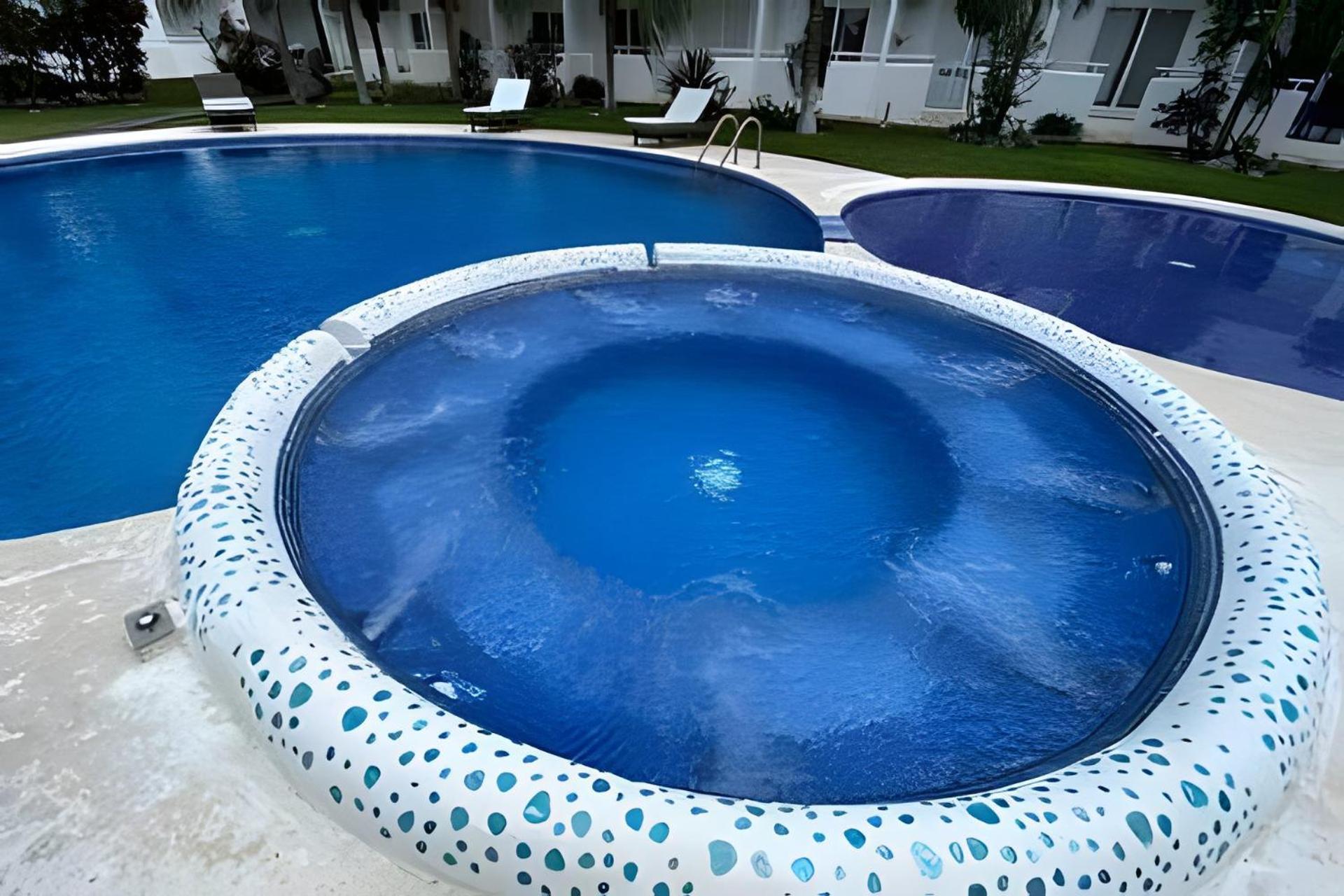 Minimalist With Pool And Free Motor Scooter Apartment